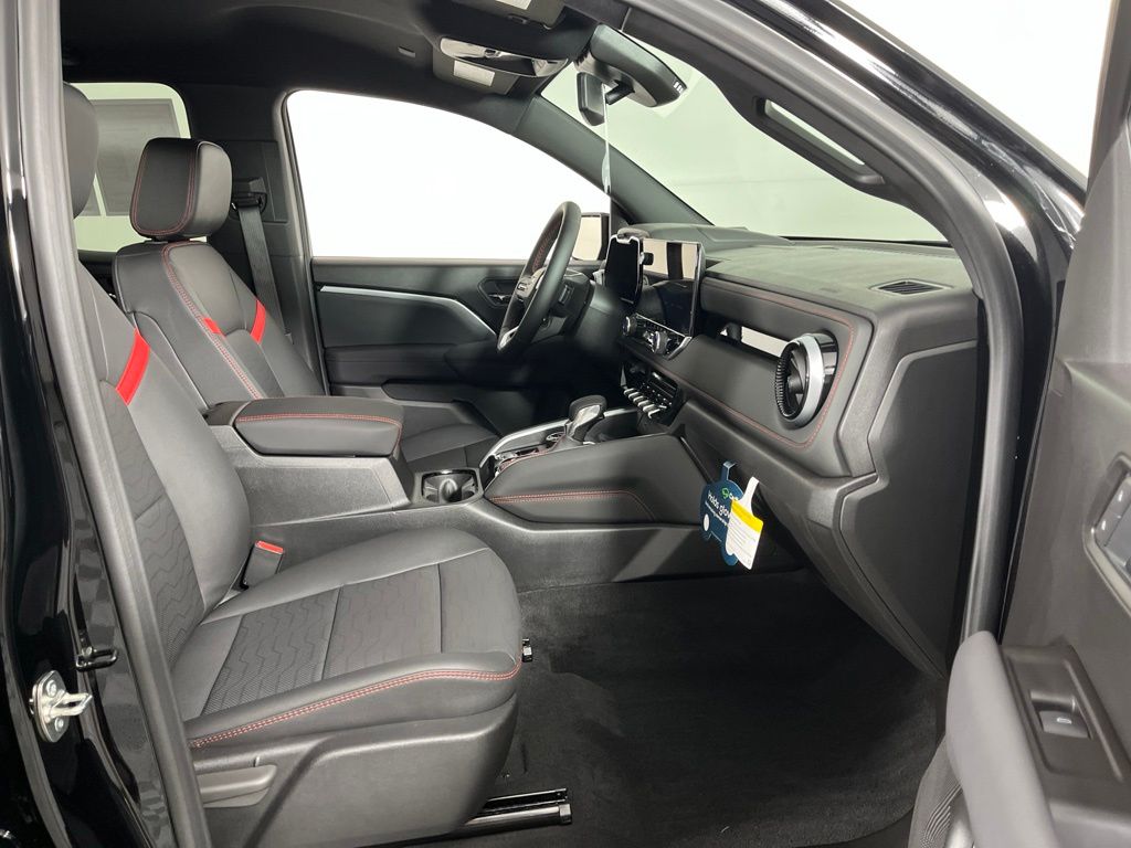 Thumbnail: 2026 Chevrolet Colorado - 4