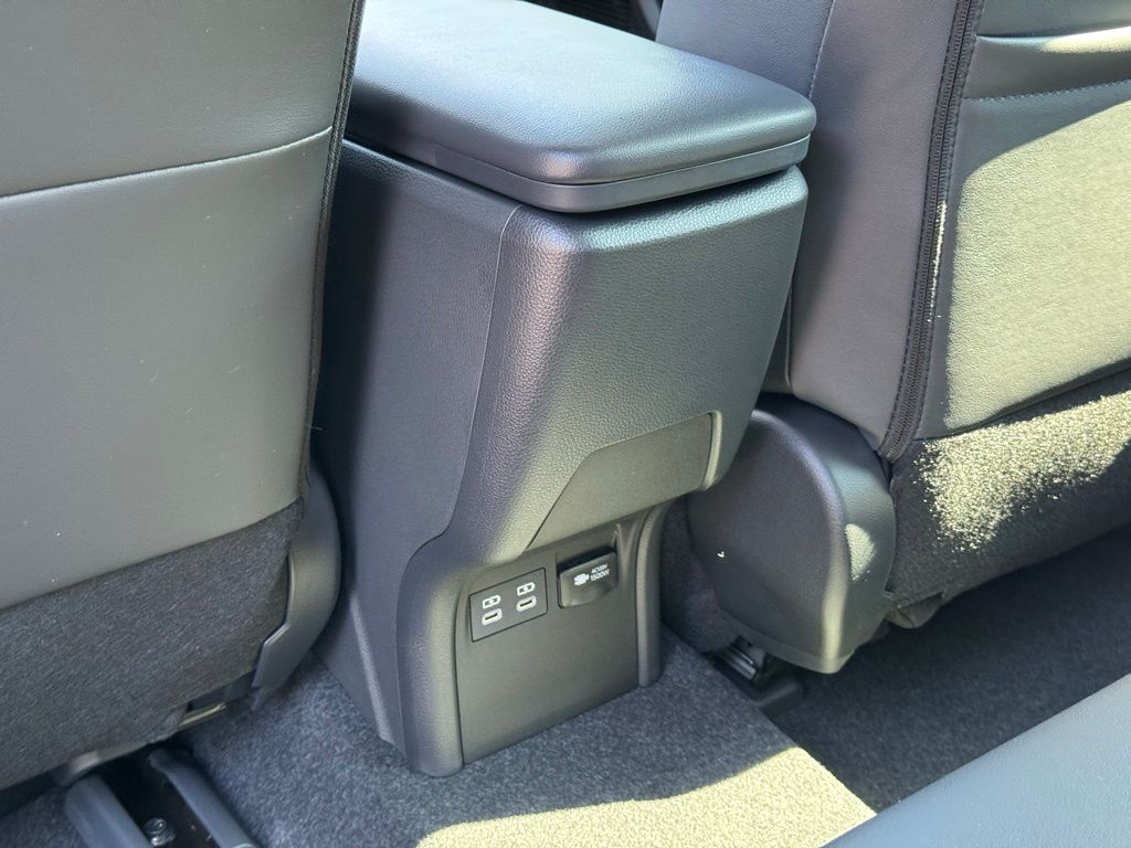 2026 Toyota Prius Plug-in Hybrid XSE photo 11