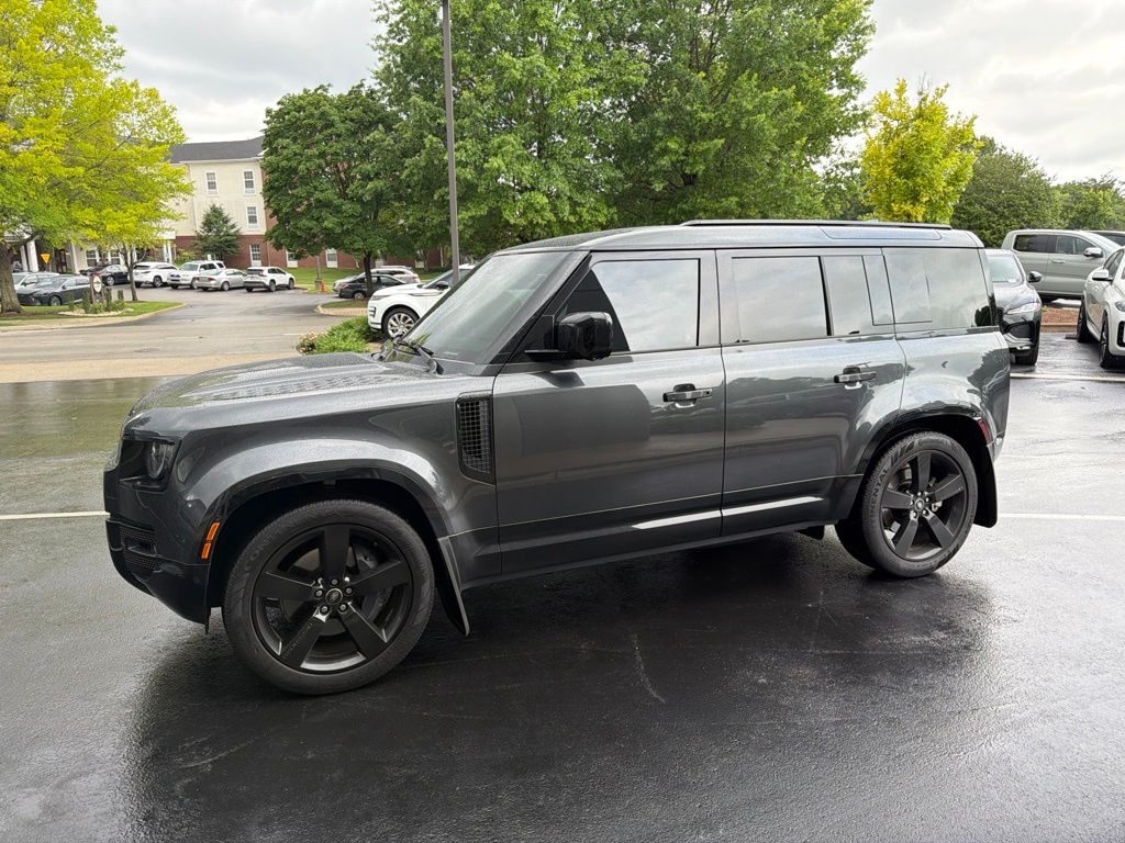 Certified Used 2025 Gray Land Rover X-Dynamic SE image 2
