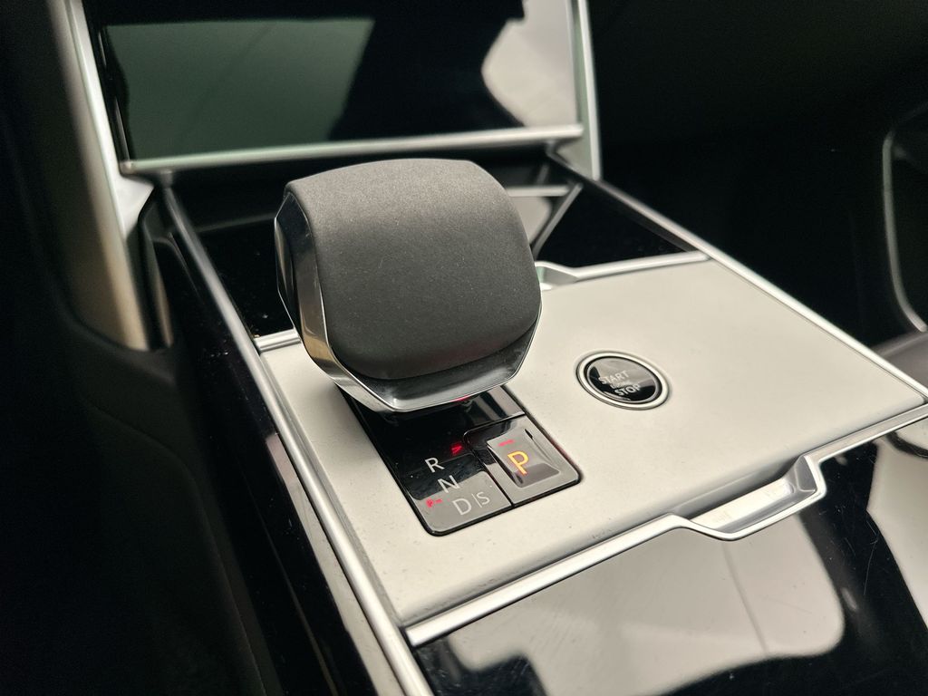 Thumbnail: 2024 Land Rover Range Rover - 12
