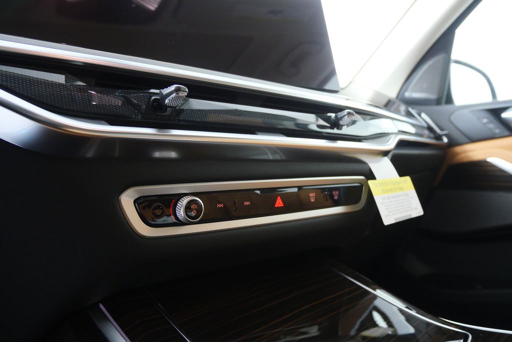 Thumbnail: 2026 BMW X7 - 22