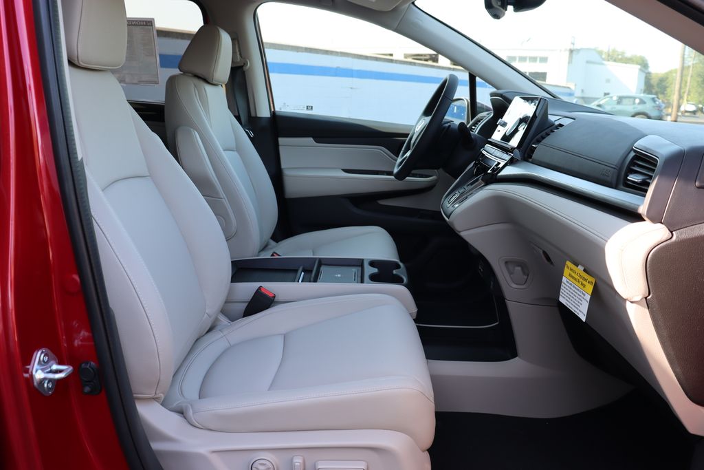 Thumbnail: 2026 Honda Odyssey - 21