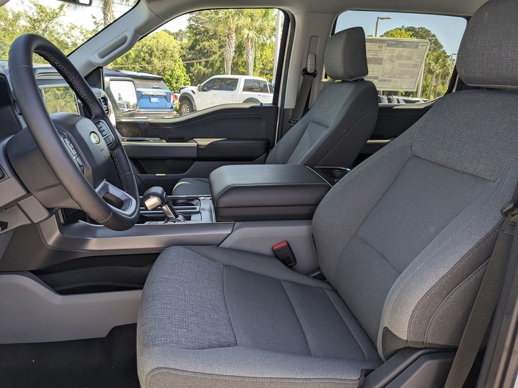 2025 Ford F-150 Lightning XLT