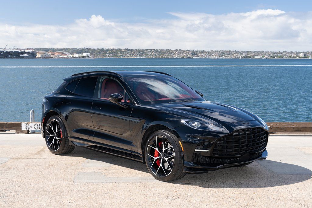 2026 Aston Martin DBX 707