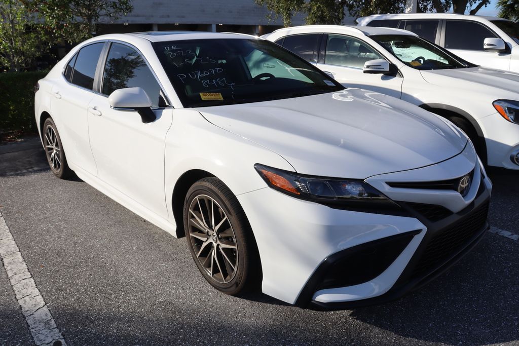 2023 Toyota Camry SE 6