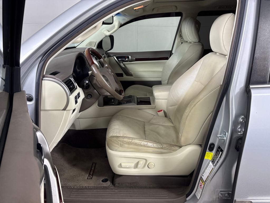 Used 2016 Silver Lexus 460 image 28