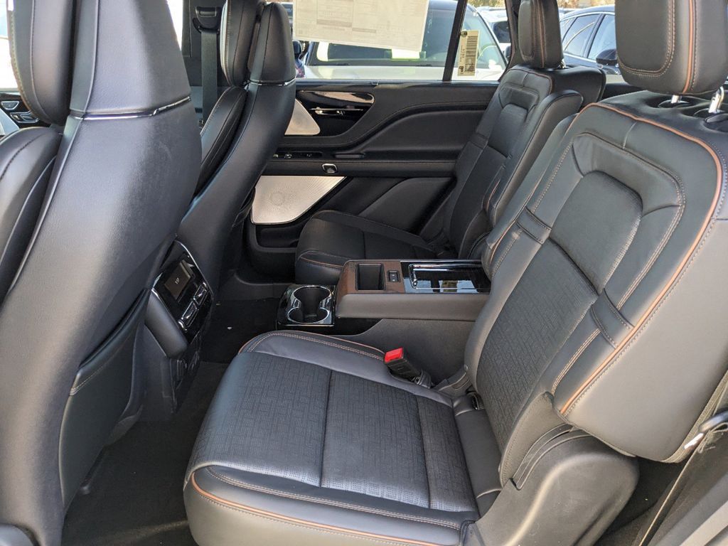 2025 Lincoln Aviator Black Label