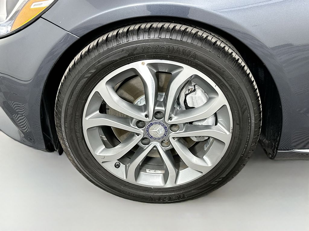 Thumbnail: 2015 Mercedes-Benz C-Class - 30