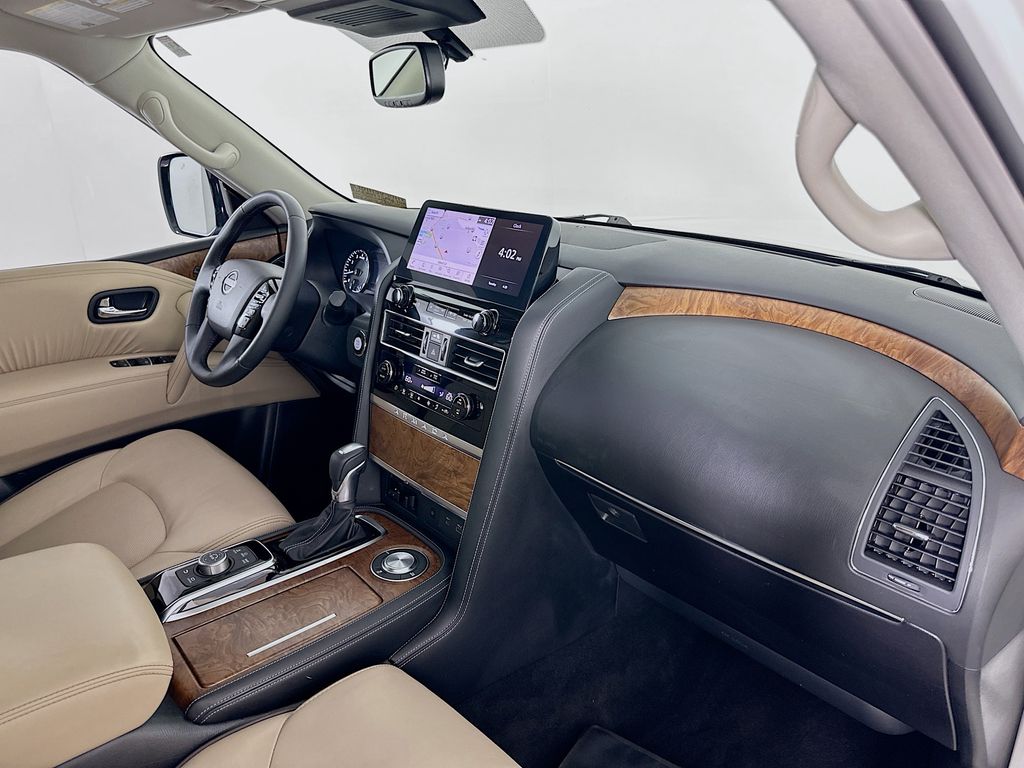 2023 Nissan Armada SL 28