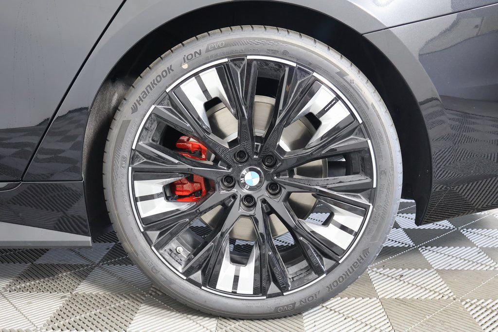 Thumbnail: 2026 BMW 4 Series - 10