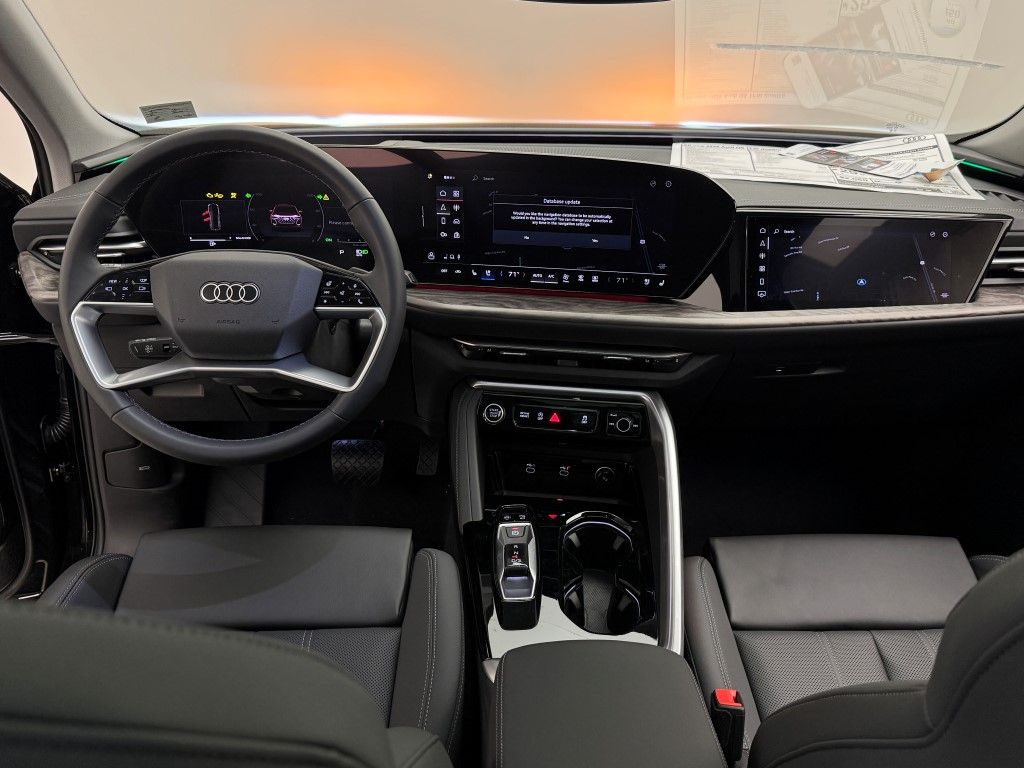 Thumbnail: 2025 Audi Q5 - 25