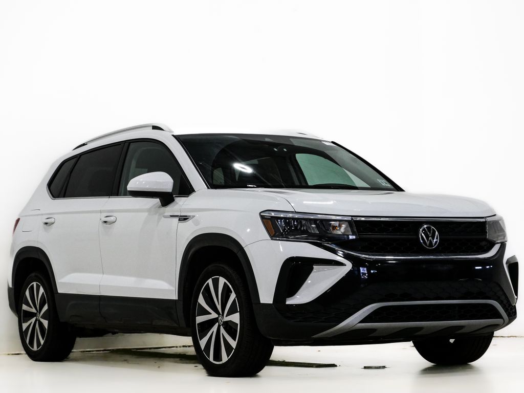 2024 Volkswagen Taos SE FWD
