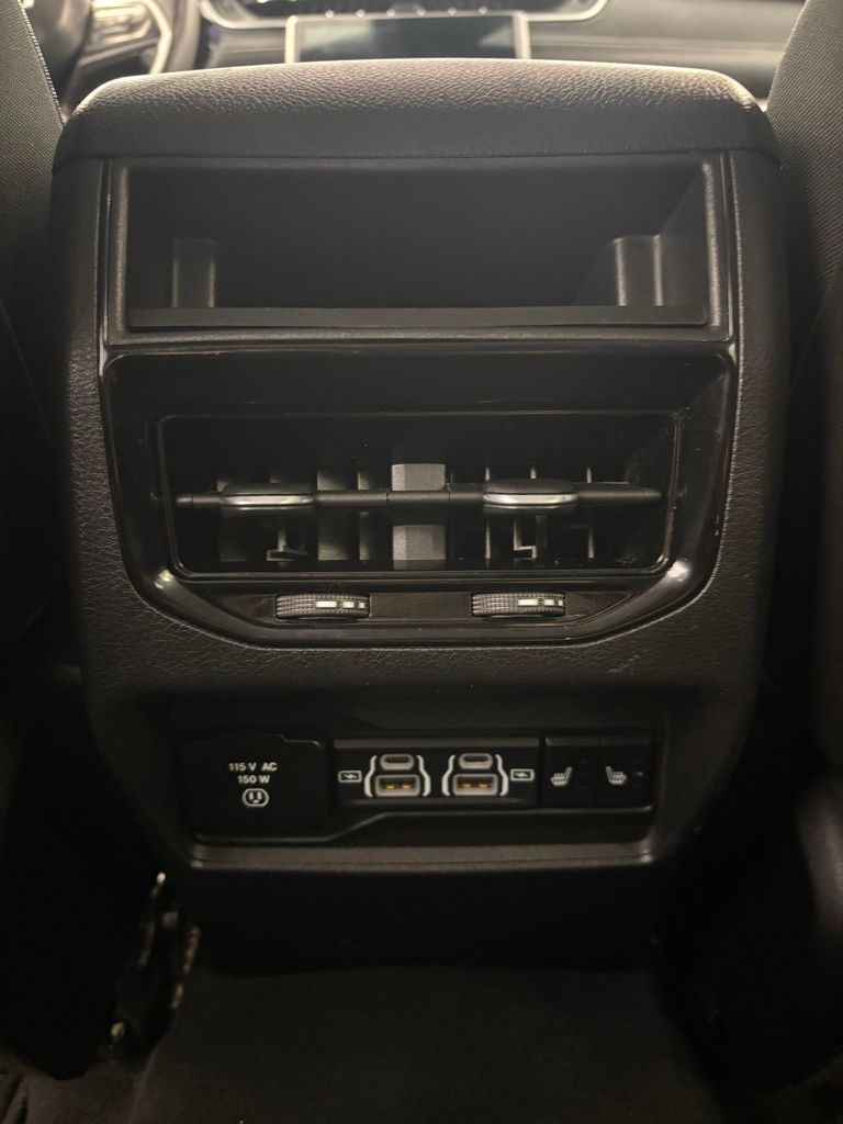 Used 2023 Jeep Grand Cherokee SUV