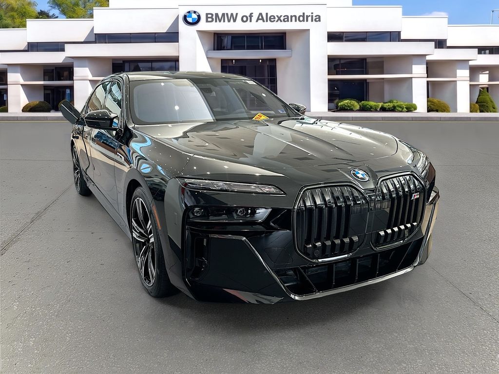 New 2026 Black BMW M70 image 2
