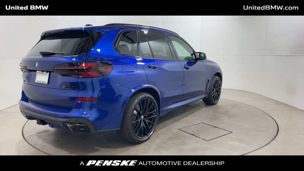 2025 BMW X5 M60i 8