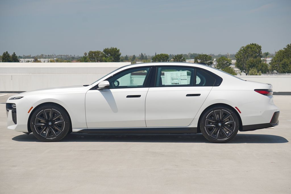 Thumbnail: 2025 BMW 7 Series - 4