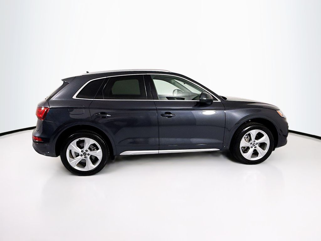 Thumbnail: 2021 Audi Q5 - 4