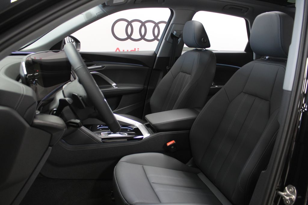 Thumbnail: 2025 Audi Q5 - 11