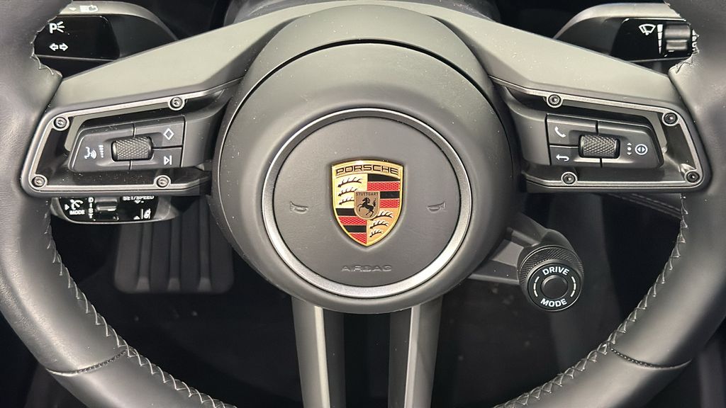 Thumbnail: 2025 Porsche Taycan - 18