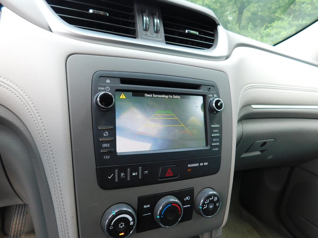 2015 Chevrolet Traverse LS 10