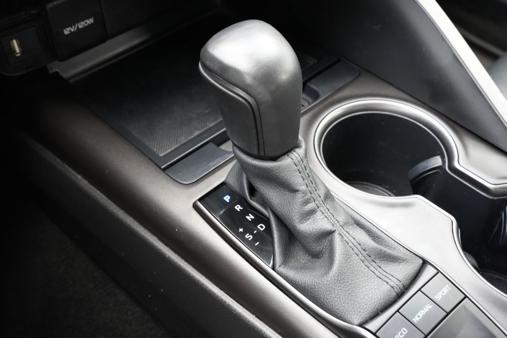 2023 Toyota Camry SE - 11