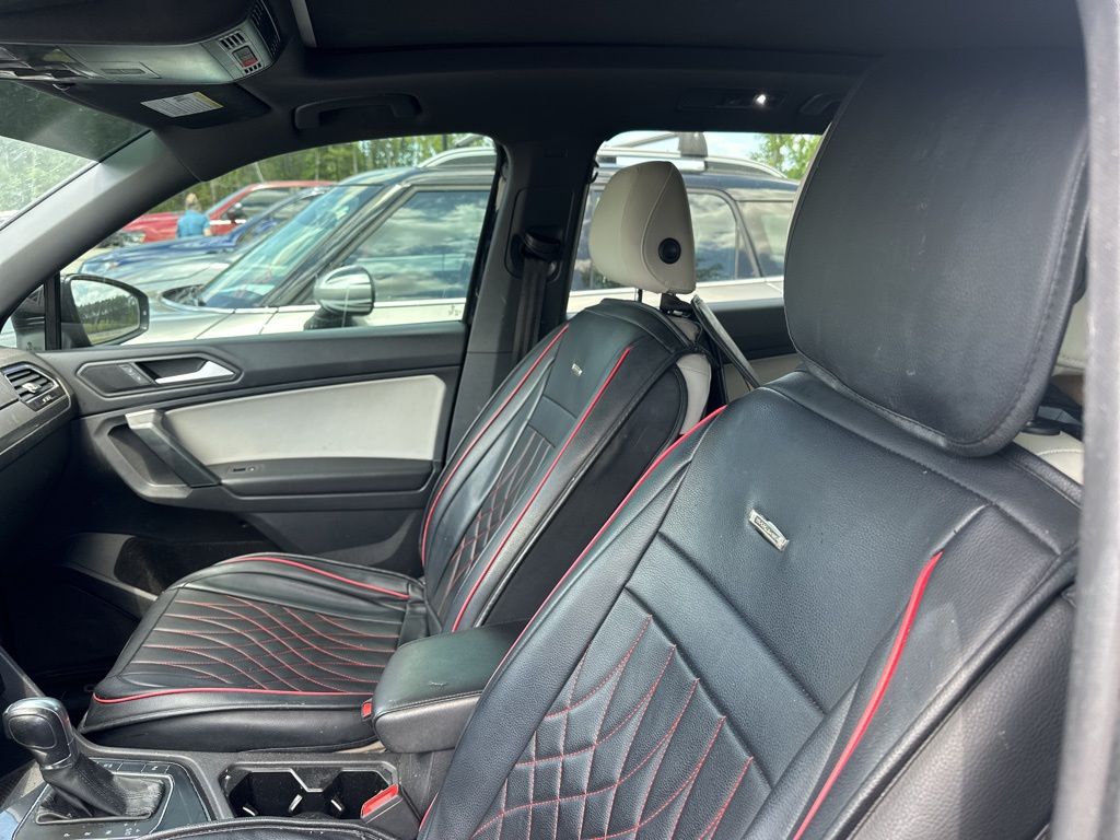 2019 Deep Black Pearl Volkswagen Tiguan 2.0T SEL R-Line FWD SUV