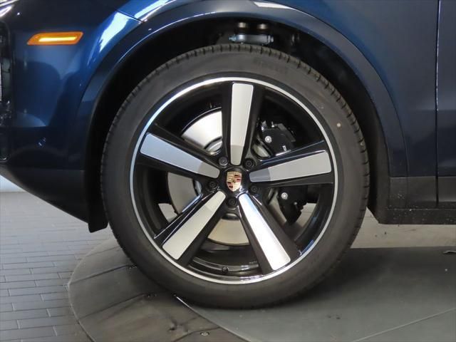 Thumbnail: 2026 Porsche Cayenne - 11