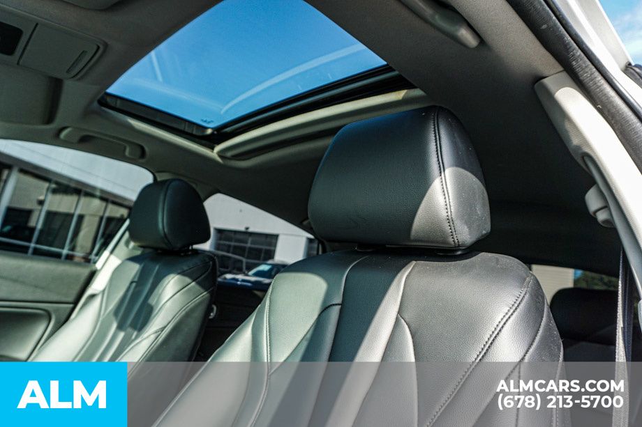 Used 2023 White Acura Base image 17