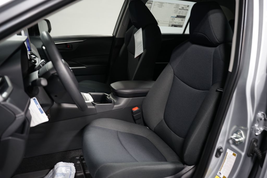 2025 Toyota RAV4 LE 25