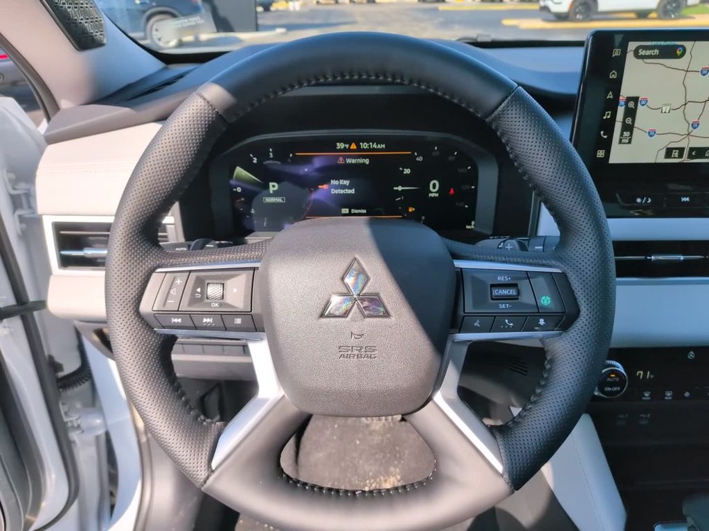 New 2026 White Mitsubishi SE image 21