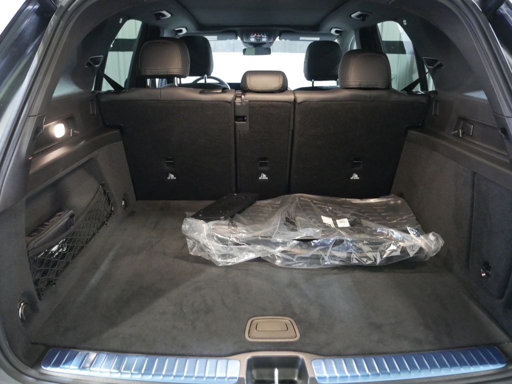 Thumbnail: 2026 Mercedes-Benz GLE - 26