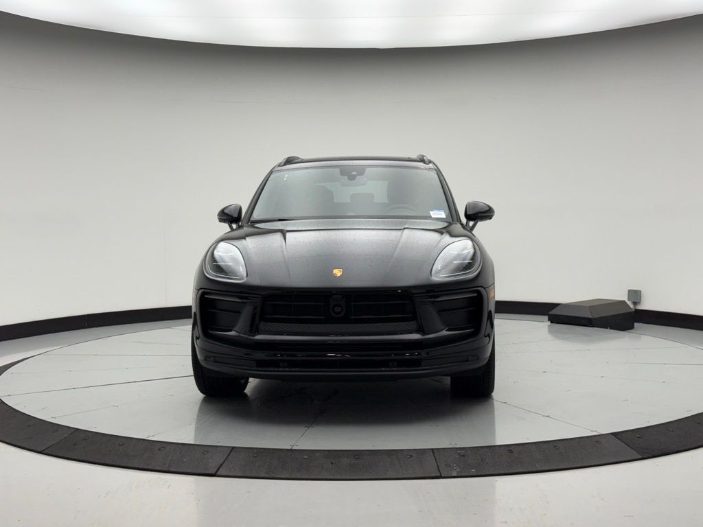 Thumbnail: 2026 Porsche Macan - 8