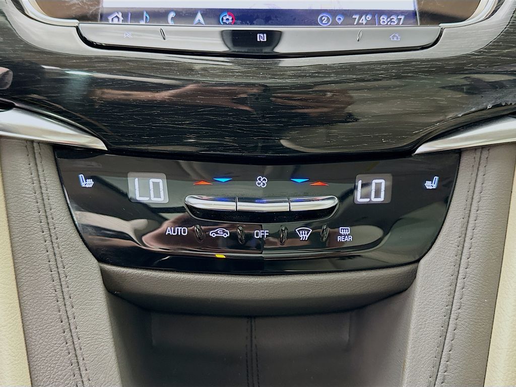 Thumbnail: 2021 Cadillac XT6 - 16