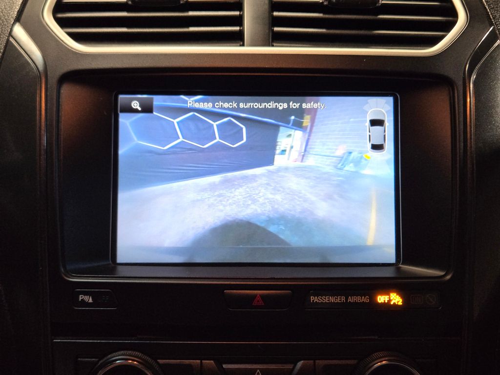 2016 Ford Explorer XLT - Photo 15