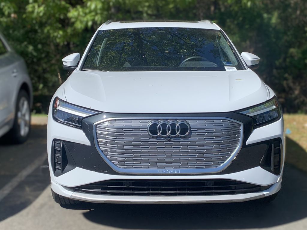 Thumbnail: 2023 Audi Q4 e-tron - 2