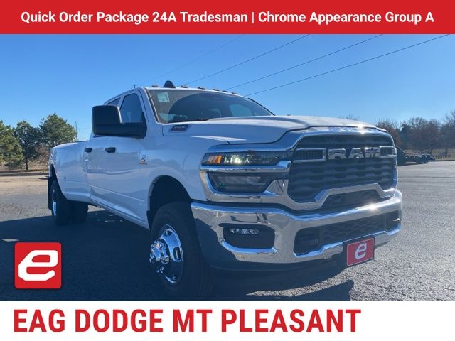 2026 RAM 3500 Tradesman Crew Cab LB DRW 4WD