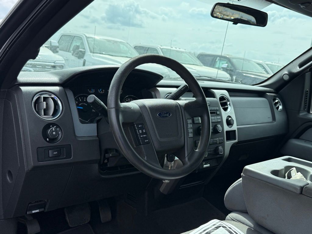 View vehicle photo 4