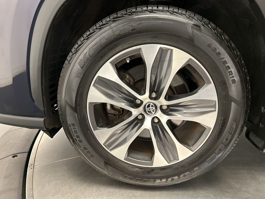 Thumbnail: 2021 Toyota Highlander - 10