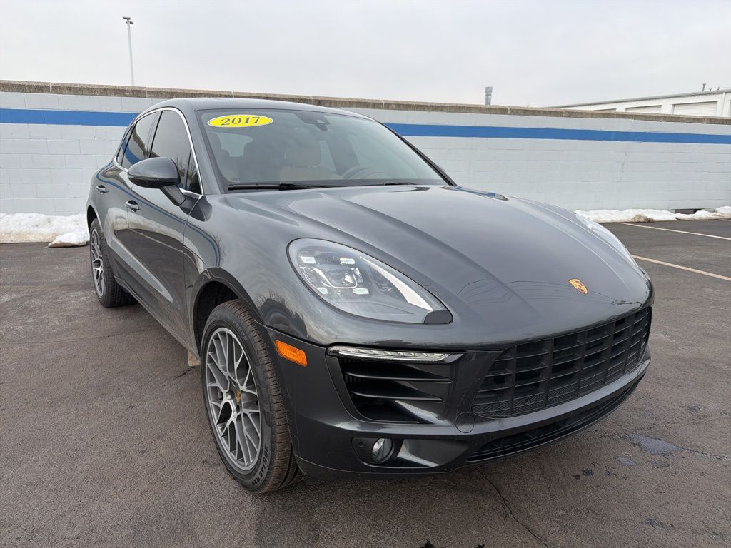 Thumbnail: 2017 Porsche Macan - 7