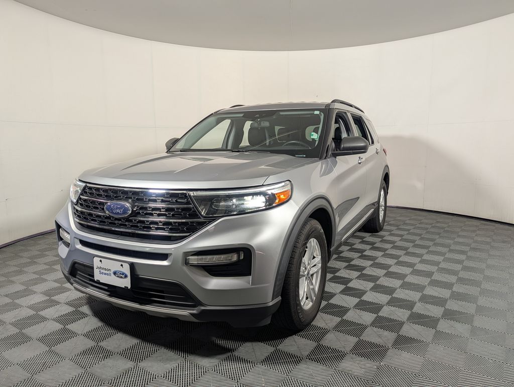 View vehicle photo 4