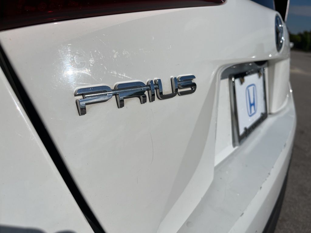 Thumbnail: 2021 Toyota Prius - 8