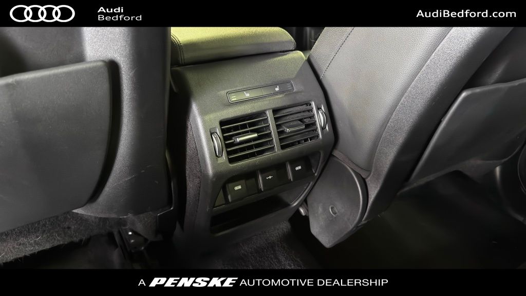 Thumbnail: 2020 Land Rover Discovery Sport - 20