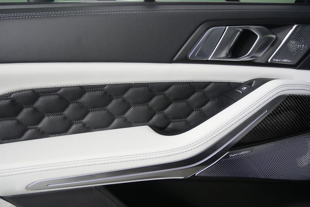 Thumbnail: 2026 BMW X5 - 14