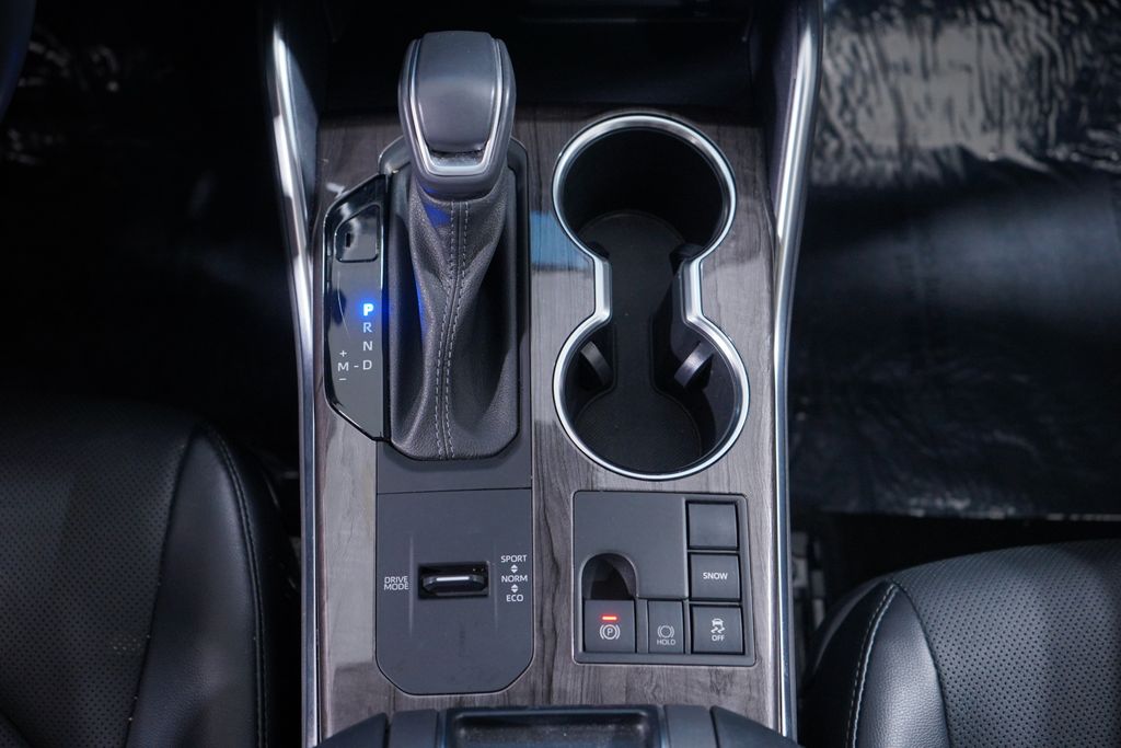 Thumbnail: 2023 Toyota Highlander - 13