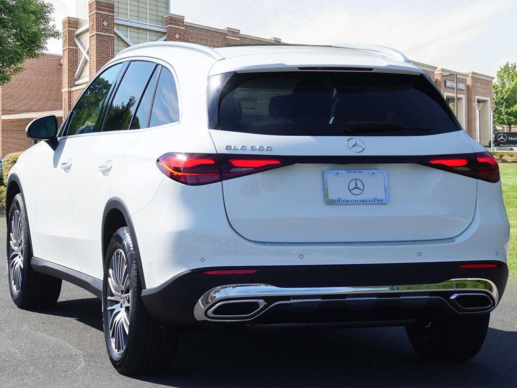 Thumbnail: 2026 Mercedes-Benz GLC - 7