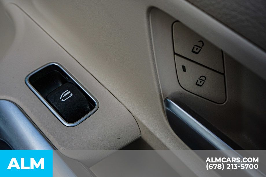 Used 2024 White Mercedes-Benz GLB 250 image 54