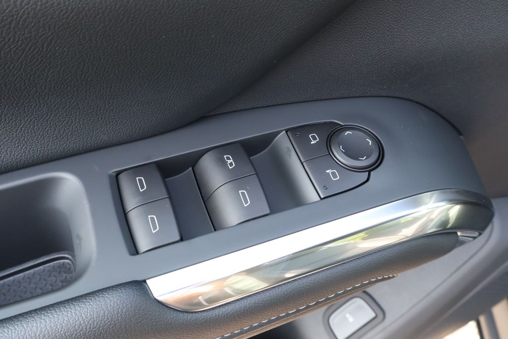 Thumbnail: 2026 Chevrolet Traverse - 17