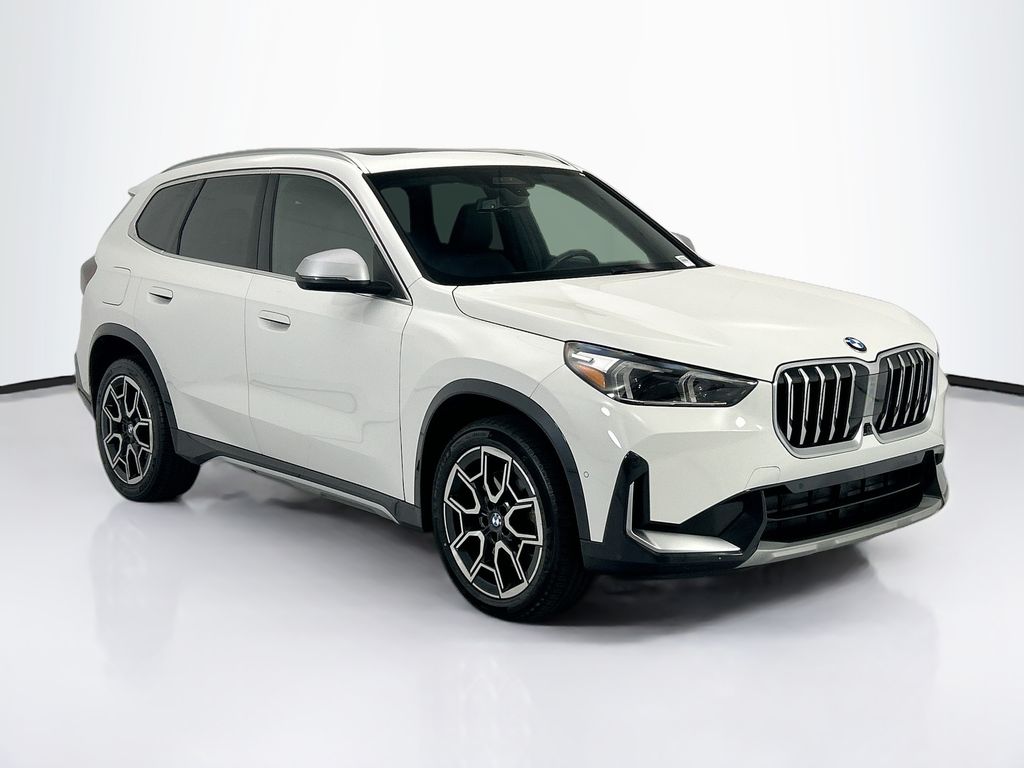 Thumbnail: 2023 BMW X1 - 3