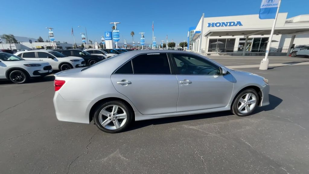 Thumbnail: 2013 Toyota Camry - 9