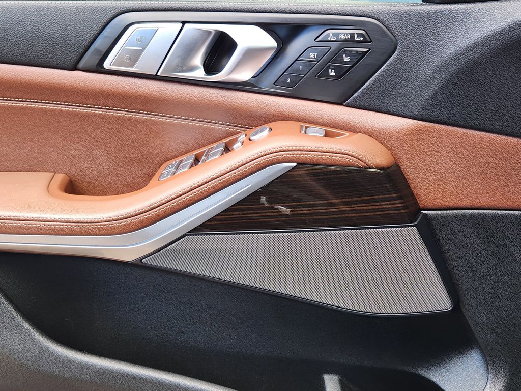 2021 BMW X7 M50i - Photo 13